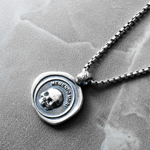 Colar Memento Mori de Prata Esterlina