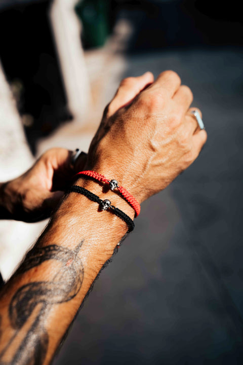 Pulsera de cuentas de calavera negra